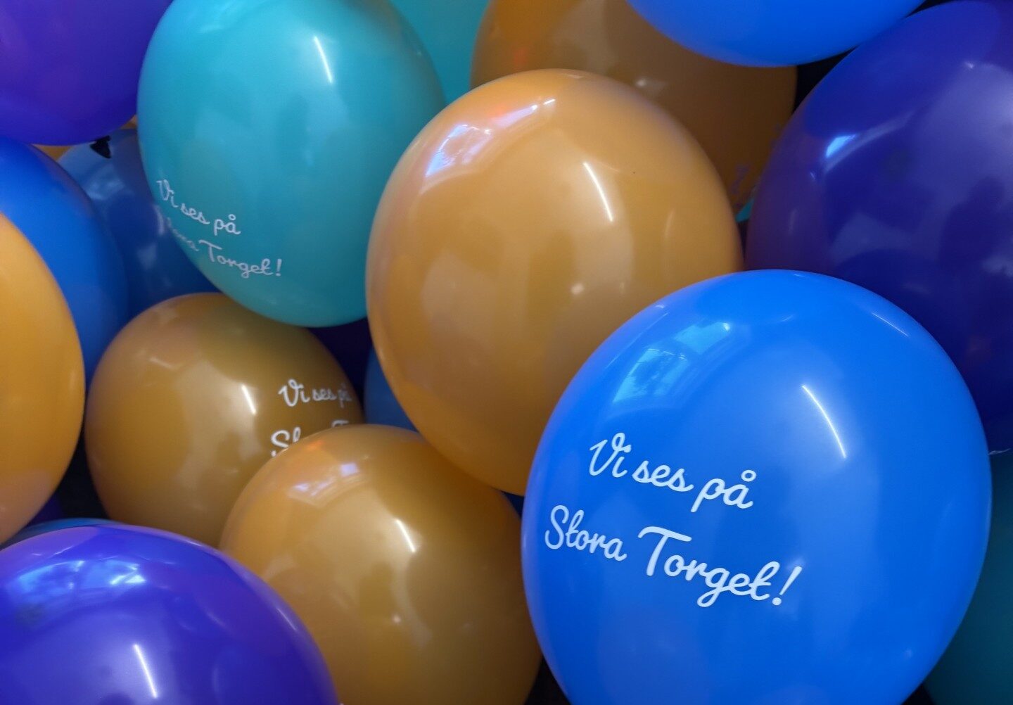 färgglada ballonger'